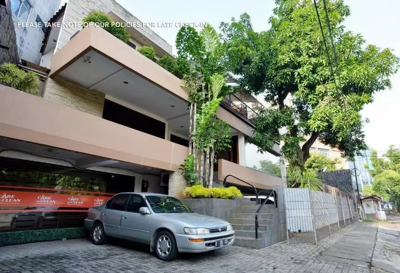 ホテル Zen Rooms Terogong Near Pondok Indah