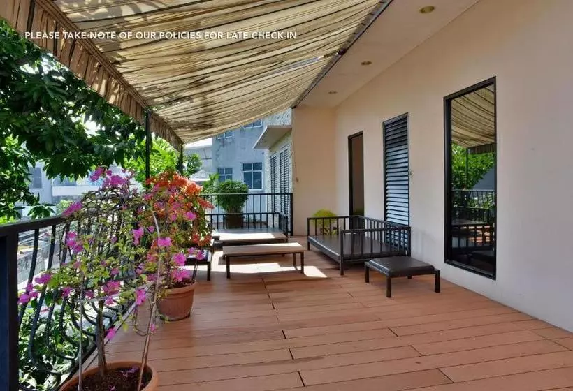 ホテル Zen Rooms Terogong Near Pondok Indah