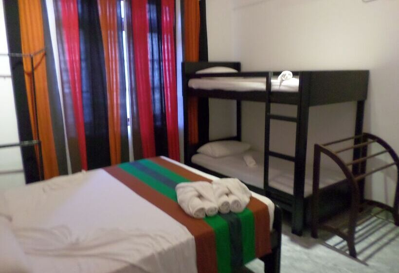 פנסיון Leo S Home Stay