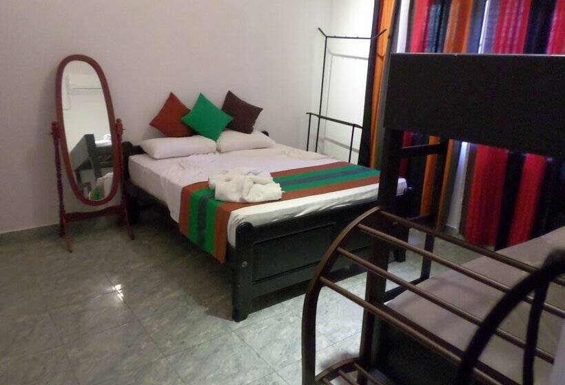 פנסיון Leo S Home Stay