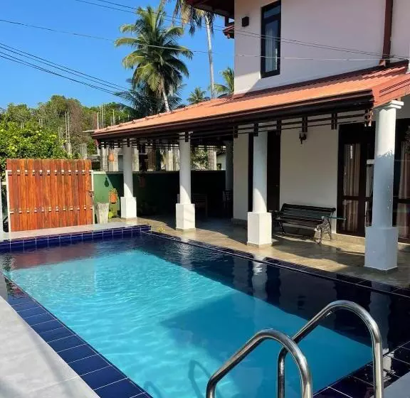 Majatalo River Breeze Villa Bentota