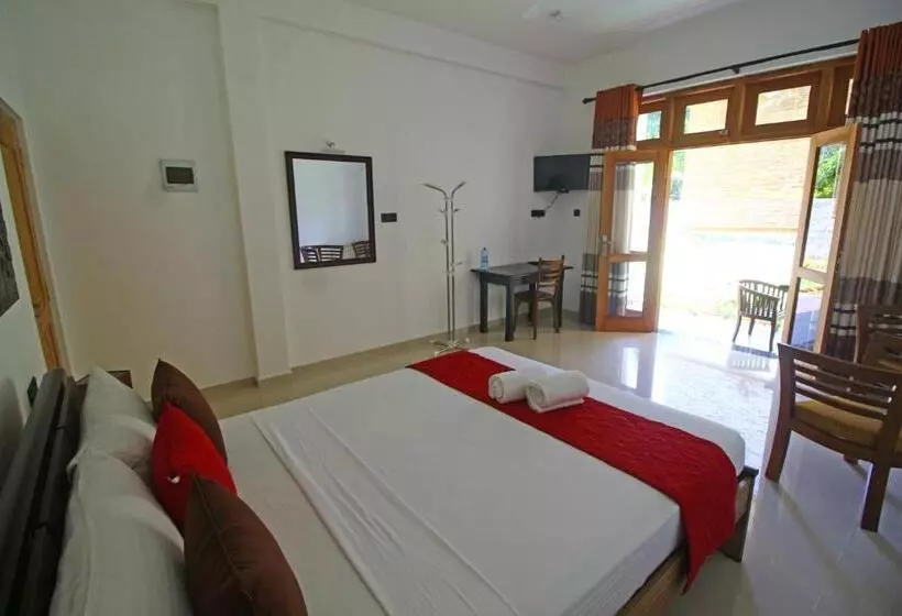 Majatalo River Breeze Villa Bentota