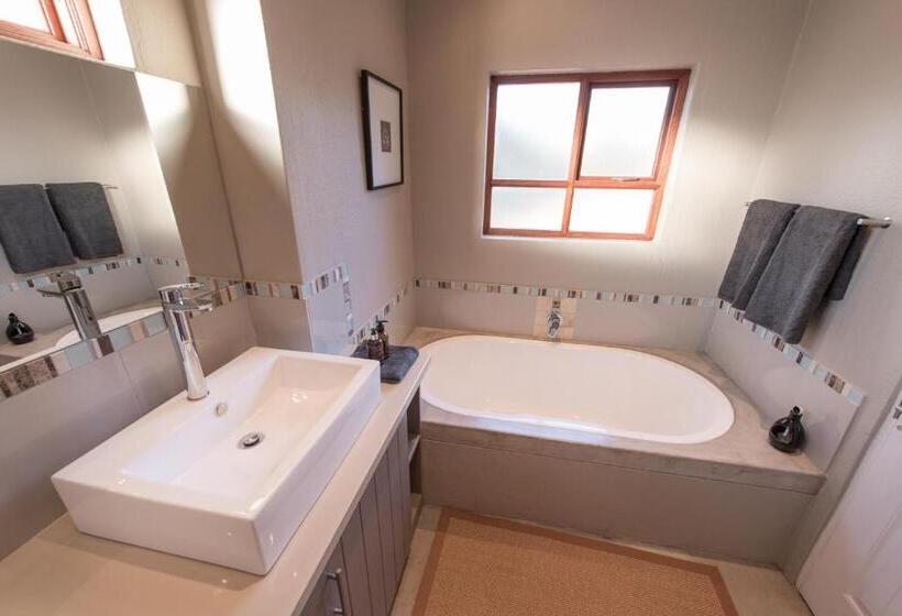 בית מלון כפרי Ekhaya Bush Villa