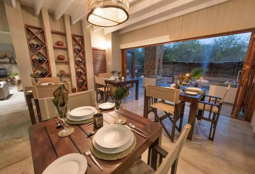 هتل Ekhaya Bush Villa
