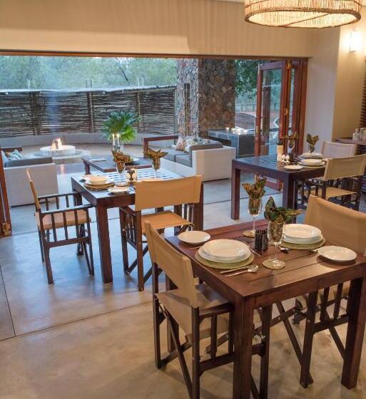 בית מלון כפרי Ekhaya Bush Villa