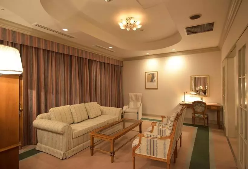 Hotelli Marital Sousei Saga