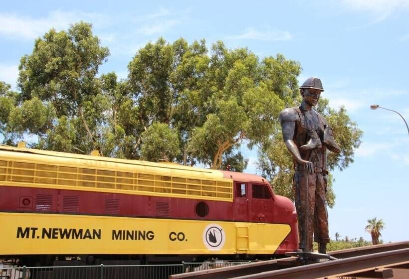 فندق Port Tourist Park