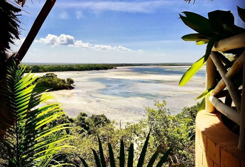 هتل Rock And Sea Resort