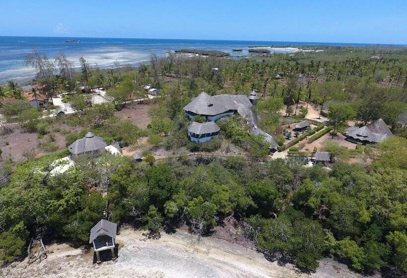 هتل Rock And Sea Resort