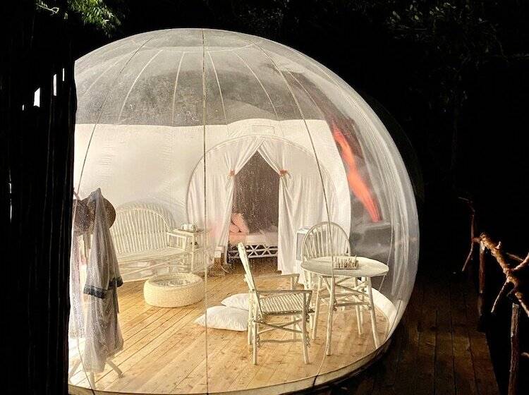 هتل Rock And Sea Resort