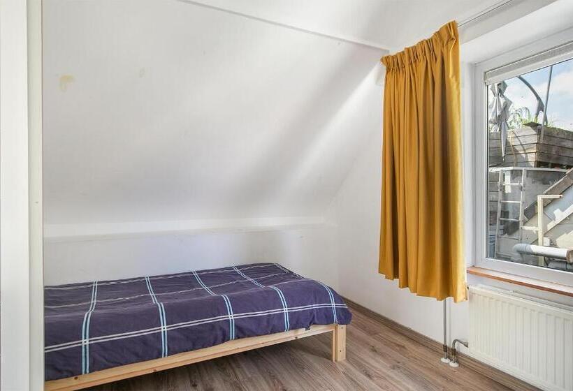 Отель Tourist Travel Inn