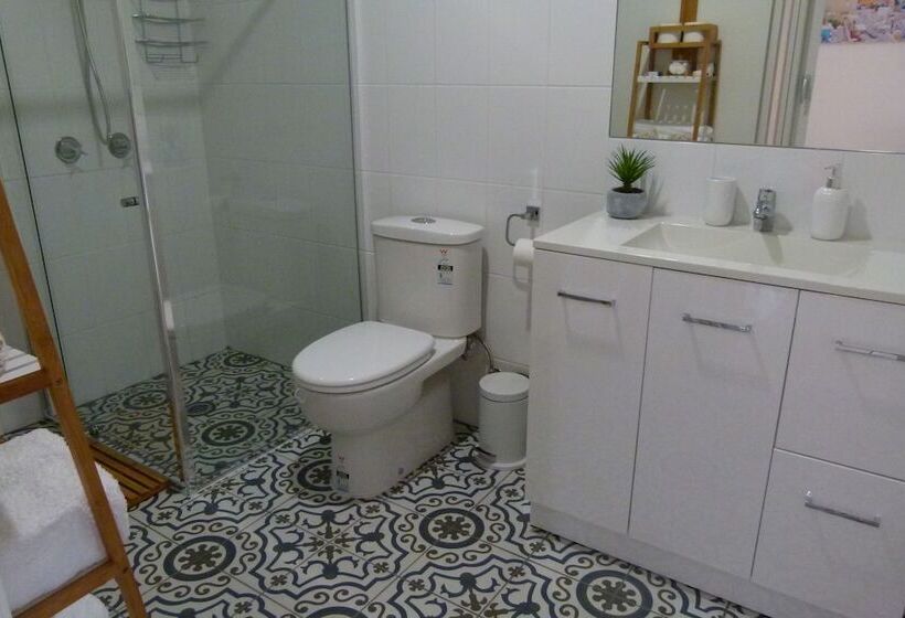 The Sanctuary At Paradise Beach B&b