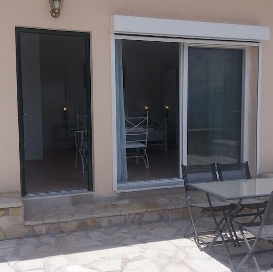 Estate Dafnopanagia Luxury Apartment