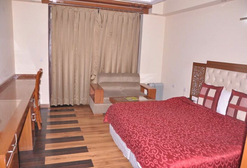 هتل Manla Homes Resort