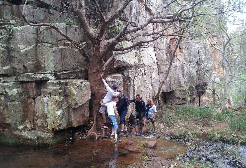 בית מלון כפרי Thaba Tsweni Lodge & Safaris