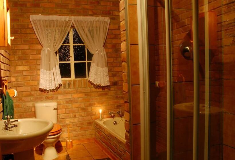 בית מלון כפרי Thaba Tsweni Lodge & Safaris