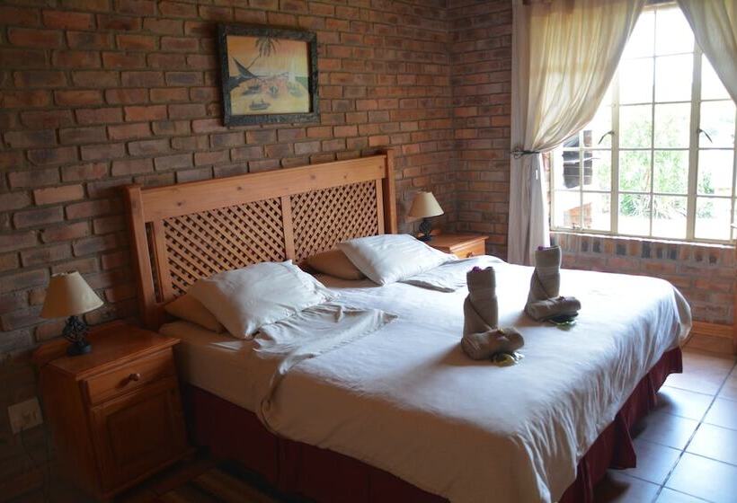 בית מלון כפרי Thaba Tsweni Lodge & Safaris
