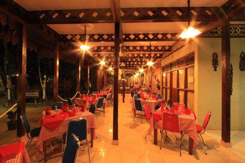 פנסיון Waiwo Dive Resort