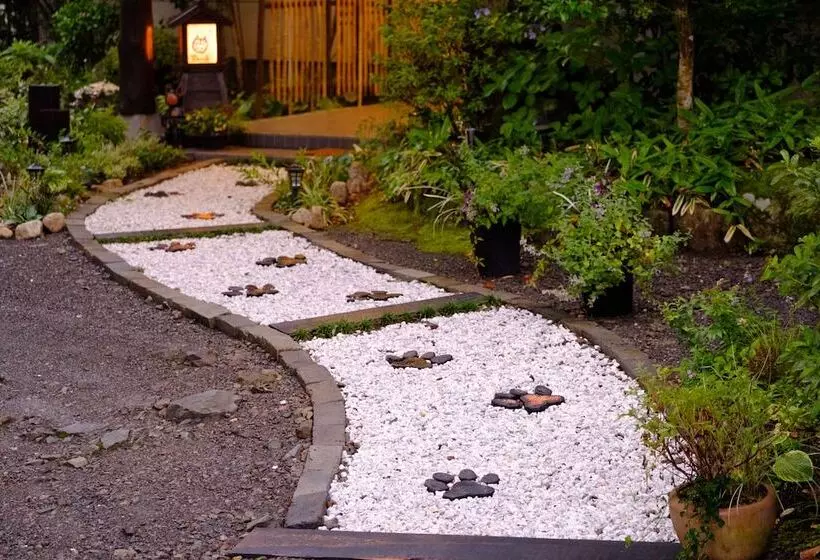 Ryokan Yufuin Waraneko No Yado