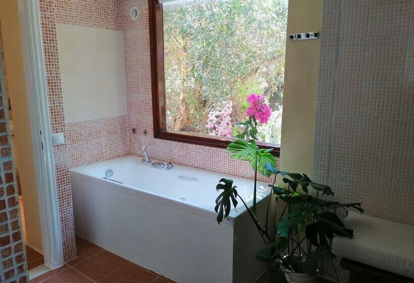 Elia Traditional Hotel & Spa