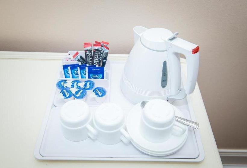 هتل Mcsorleys Bar And Nightclub