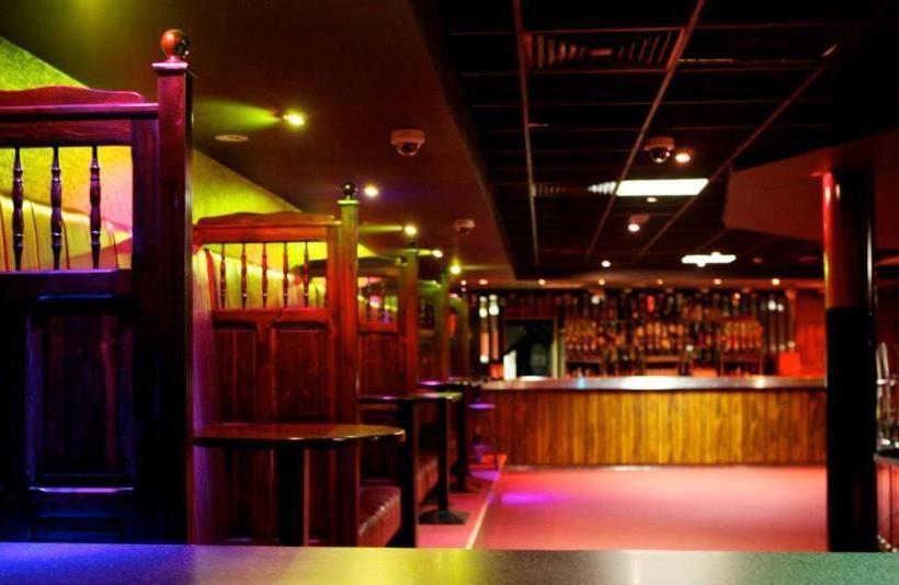 هتل Mcsorleys Bar And Nightclub