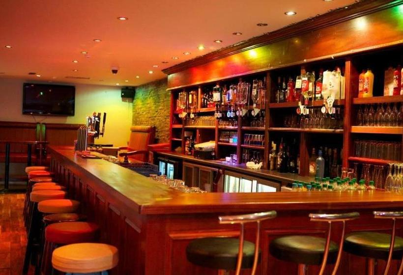 هتل Mcsorleys Bar And Nightclub
