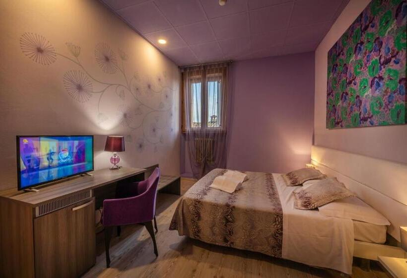 בית מלון כפרי Palazzo Renieri   3stelle S