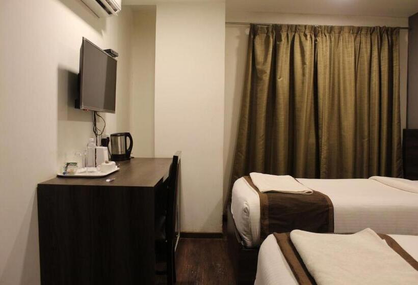 호텔 Royal Inn   Electronic City