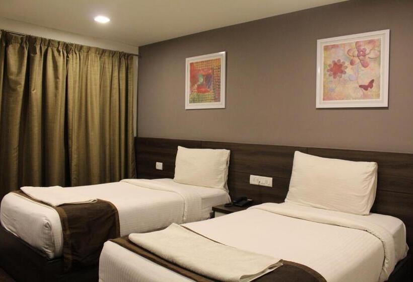 호텔 Royal Inn   Electronic City