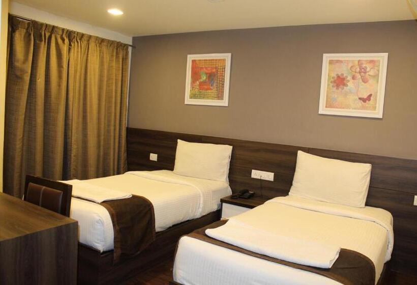 호텔 Royal Inn   Electronic City