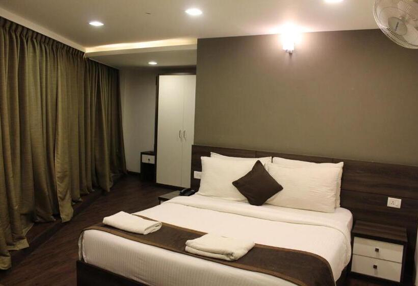 호텔 Royal Inn   Electronic City