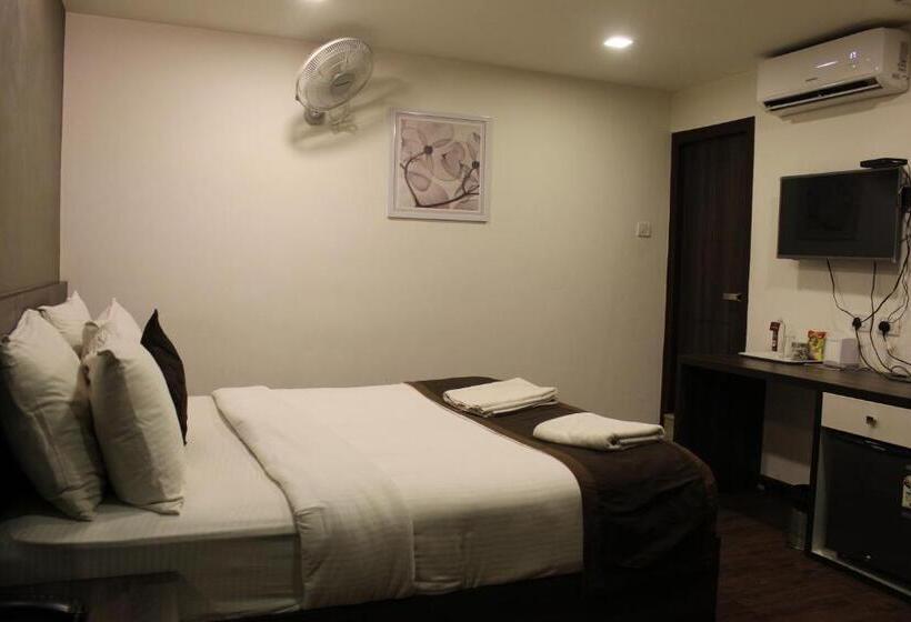 호텔 Royal Inn   Electronic City