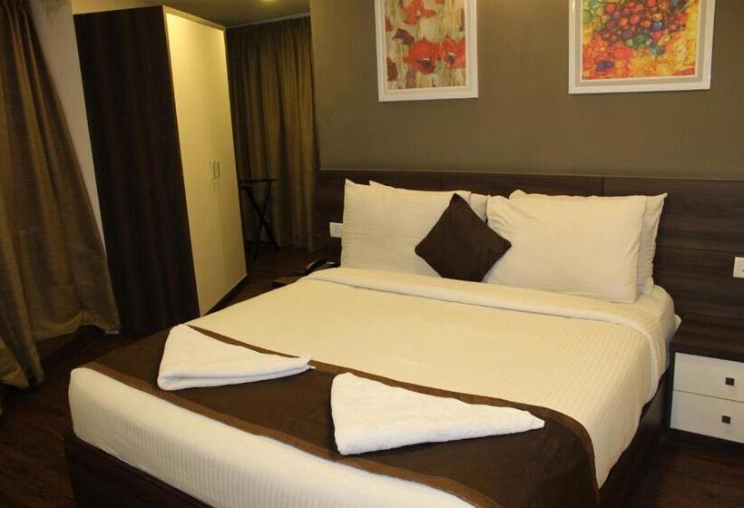 호텔 Royal Inn   Electronic City