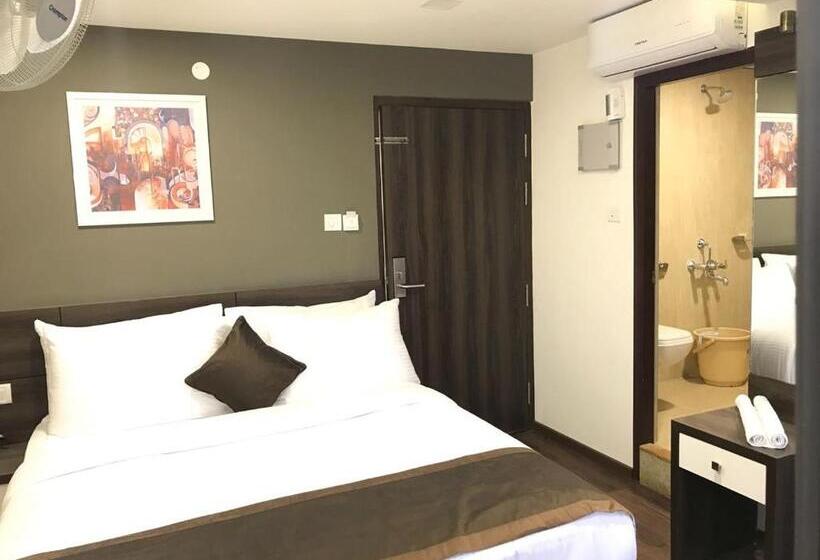 호텔 Royal Inn   Electronic City