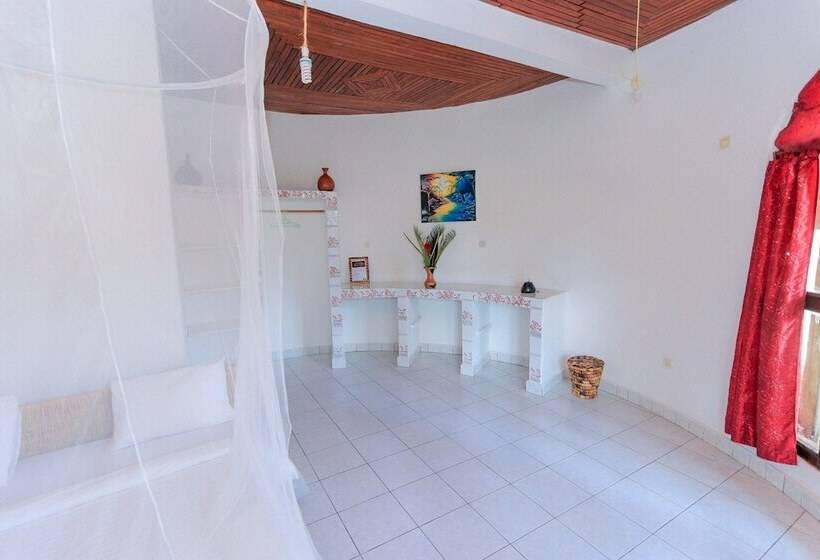 هتل The Palm Beach Resort