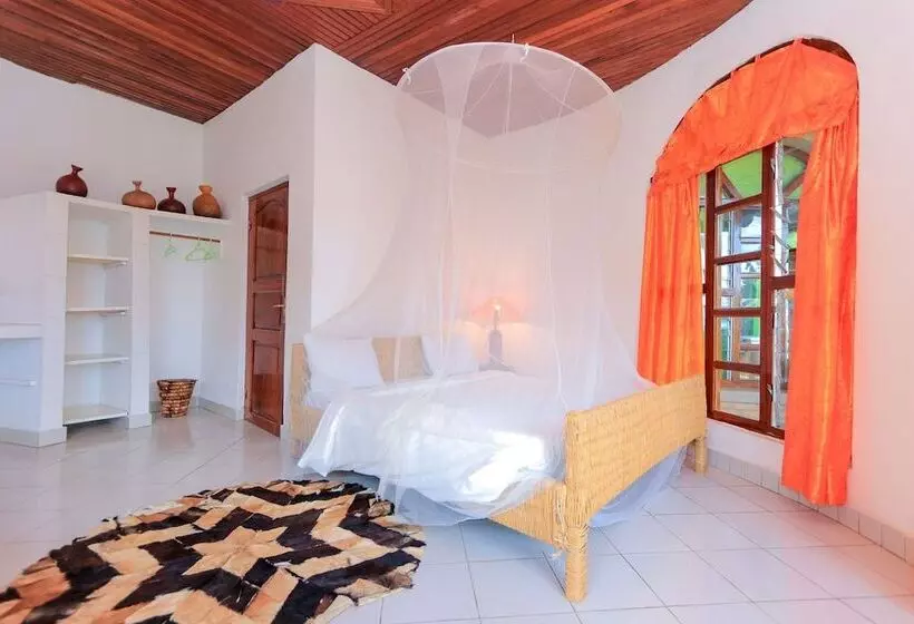 هتل The Palm Beach Resort