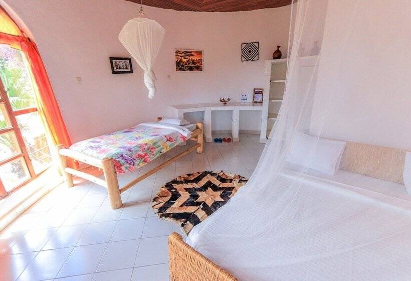 هتل The Palm Beach Resort