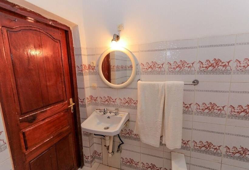 هتل The Palm Beach Resort