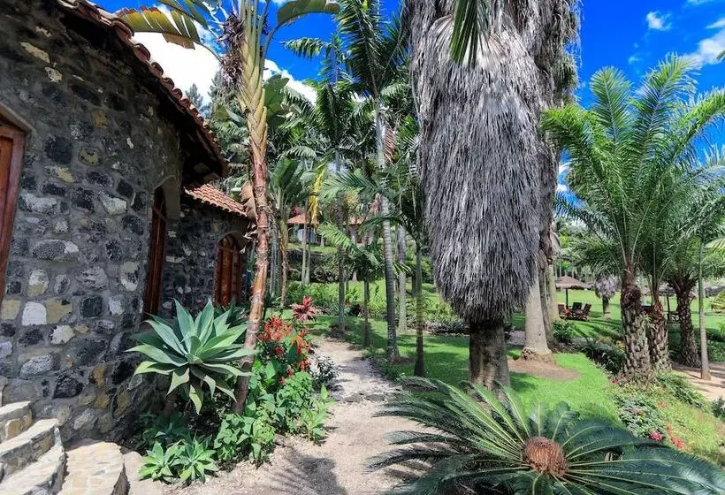 هتل The Palm Beach Resort