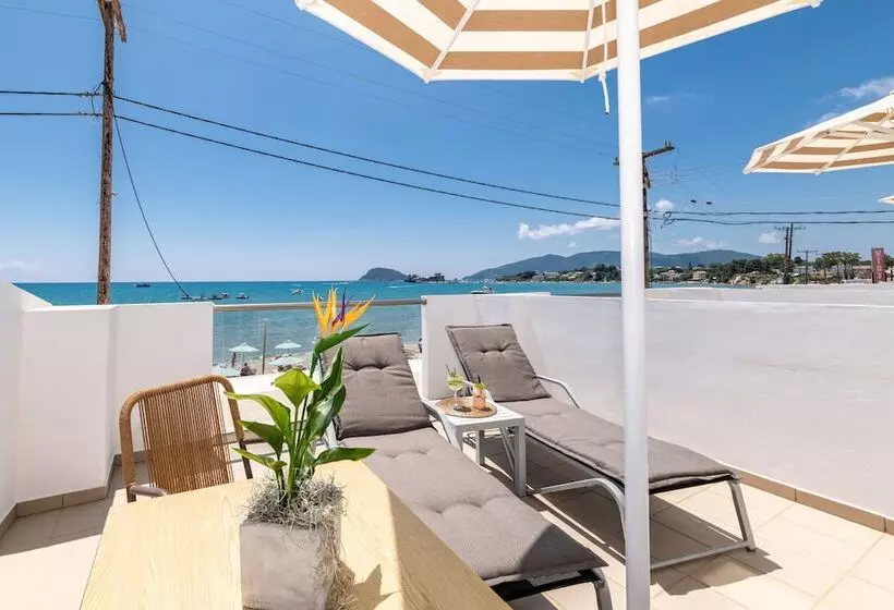 Mouria Studios & Apartments