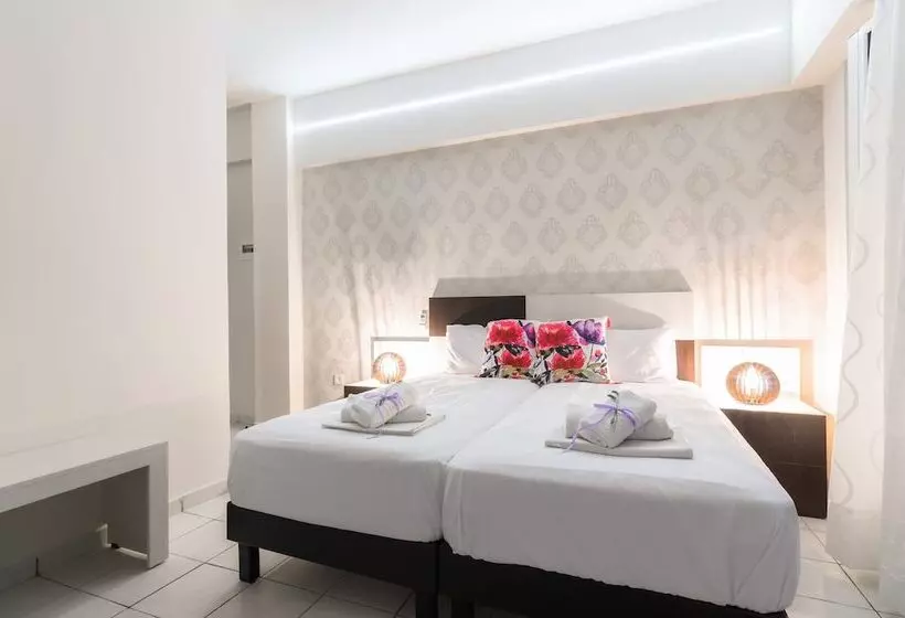 Mouria Studios & Apartments