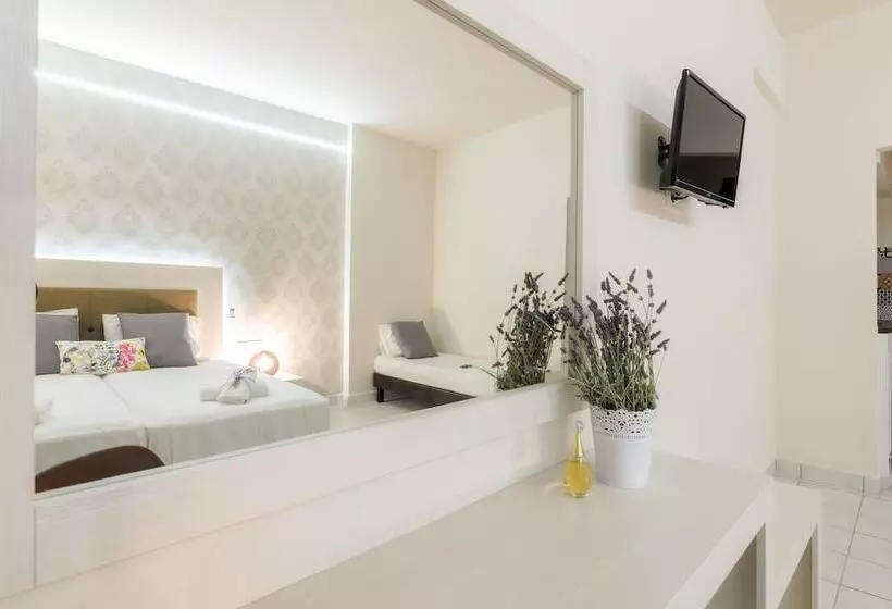 Mouria Studios & Apartments