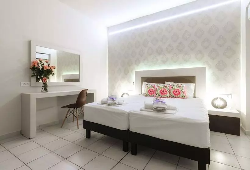 Mouria Studios & Apartments