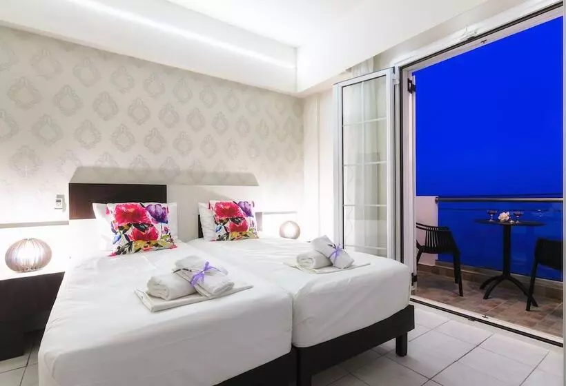 Mouria Studios & Apartments