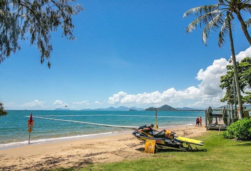 リゾートホテル Elysium Private Apartments At The Beach Club