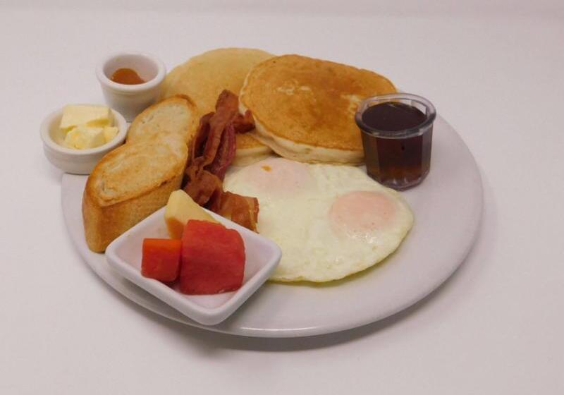 منتجع Maya Beach