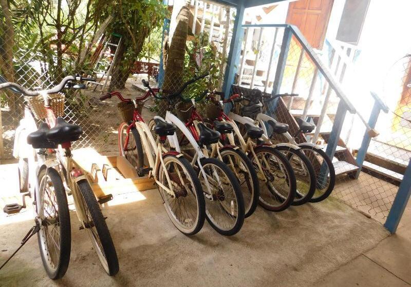 منتجع Maya Beach