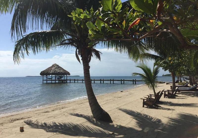 منتجع Maya Beach