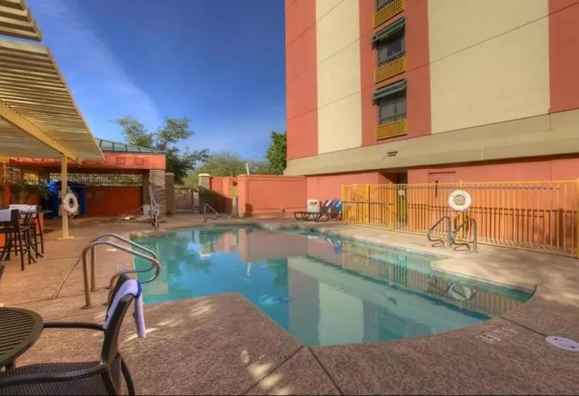 هتل Holiday Inn Express & Suites Tempe By Ihg
